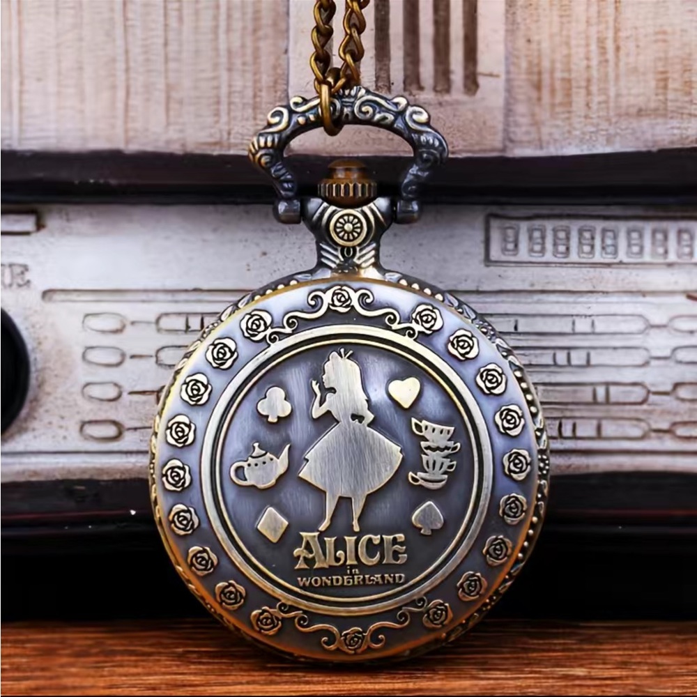 NWT Alice in Wonderland Pocket Watch - Picture 4 of 5
